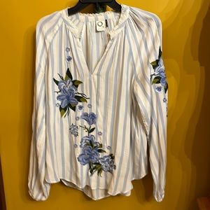 Anthropologie Akemi and Kin rayon embroidered blouse